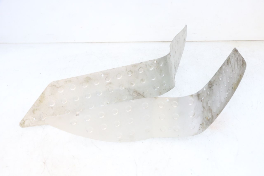 photo de TRITTBRETT VERKLEIDUNG GUMMI JM MOTORS GTS 125 (2015 - 2019) - Zoom auf Gebrauchszustand