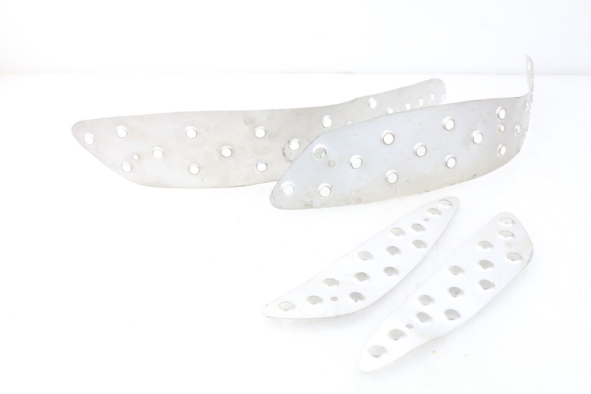 photo de TRITTBRETT VERKLEIDUNG GUMMI JONWAY GTX 2T 50 (2014 - 2020) - Detailansicht des Bauteils