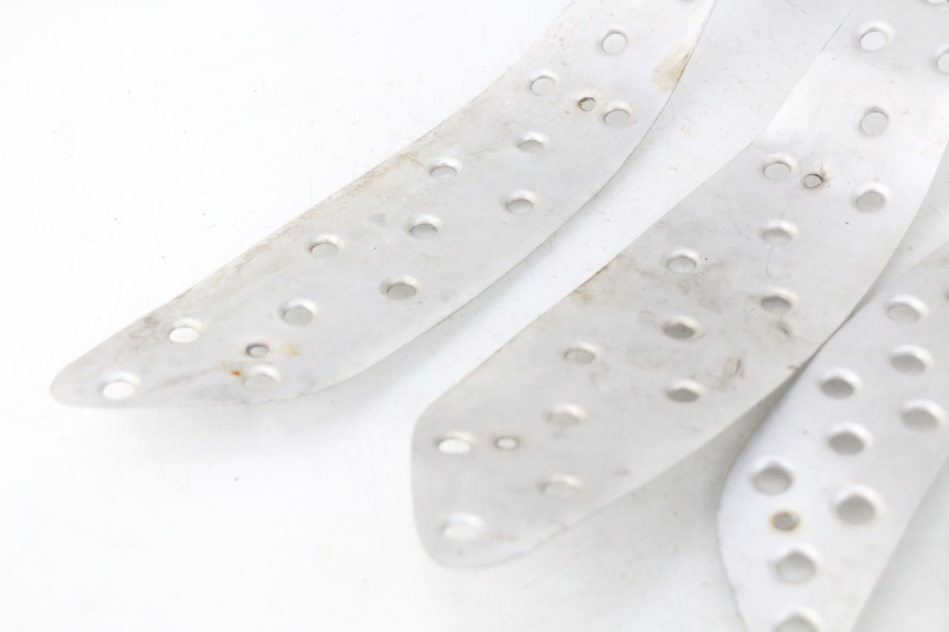 photo de TRITTBRETT VERKLEIDUNG GUMMI JONWAY GTX 2T 50 (2014 - 2020) - Technische Nahaufnahme