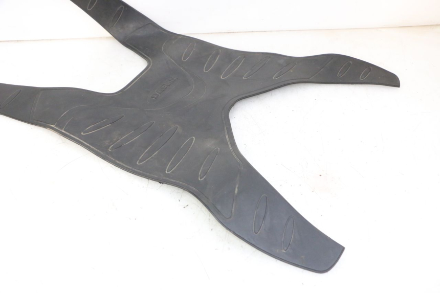 photo de TRITTBRETT VERKLEIDUNG GUMMI DAELIM HISTORY 125 (2001 - 2002) - Zoom auf Gebrauchszustand