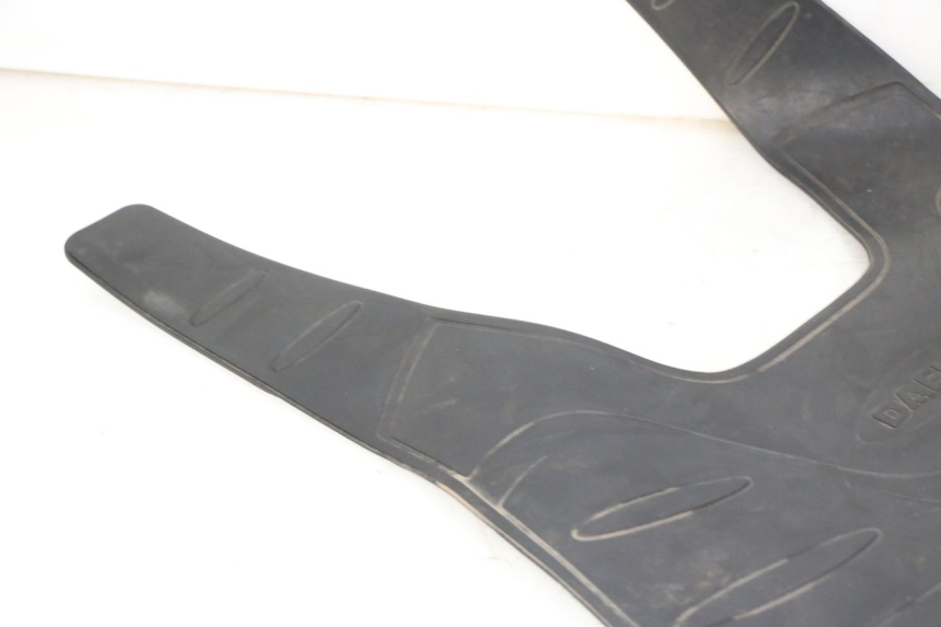 photo de TRITTBRETT VERKLEIDUNG GUMMI DAELIM HISTORY 125 (2001 - 2002) - Technische Nahaufnahme