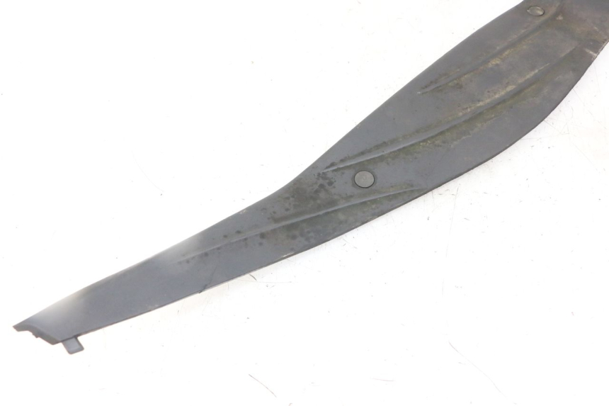 photo de TRITTBRETT VERKLEIDUNG GUMMI PIAGGIO IE MP3 YOURBAN 300 (2011 - 2016) - Technische Nahaufnahme