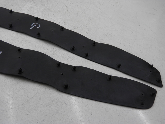 photo de TRITTBRETT VERKLEIDUNG GUMMI JM MOTOR S-MAX 125 (2010 - 2014) - Zoom auf Gebrauchszustand