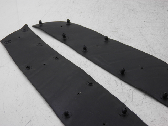 photo de TRITTBRETT VERKLEIDUNG GUMMI JM MOTOR S-MAX 125 (2010 - 2014) - Technische Nahaufnahme