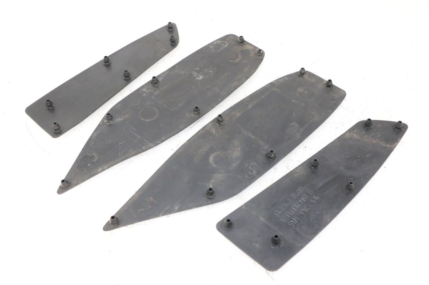 photo de TRITTBRETT VERKLEIDUNG GUMMI SYM JOYMAX 125 (2010 - 2017) - Detailansicht des Bauteils