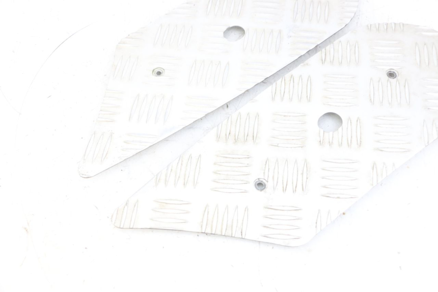 photo de FUßRAUMMATTE PEUGEOT KISBEE 4T 50 (2018 - 2022) - Technische Nahaufnahme