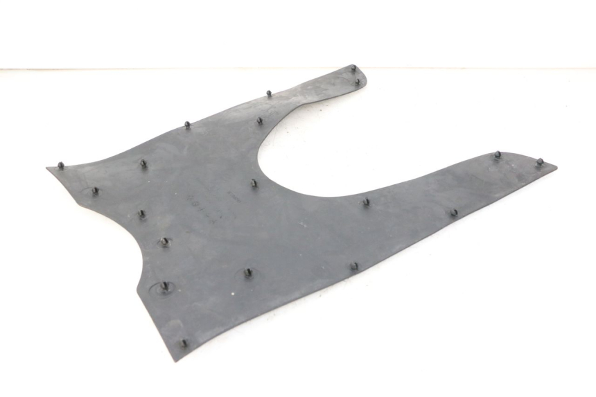 photo de TRITTBRETT VERKLEIDUNG GUMMI KYMCO GRAND DINK 125 (2008 - 2014) - Zoom auf Gebrauchszustand