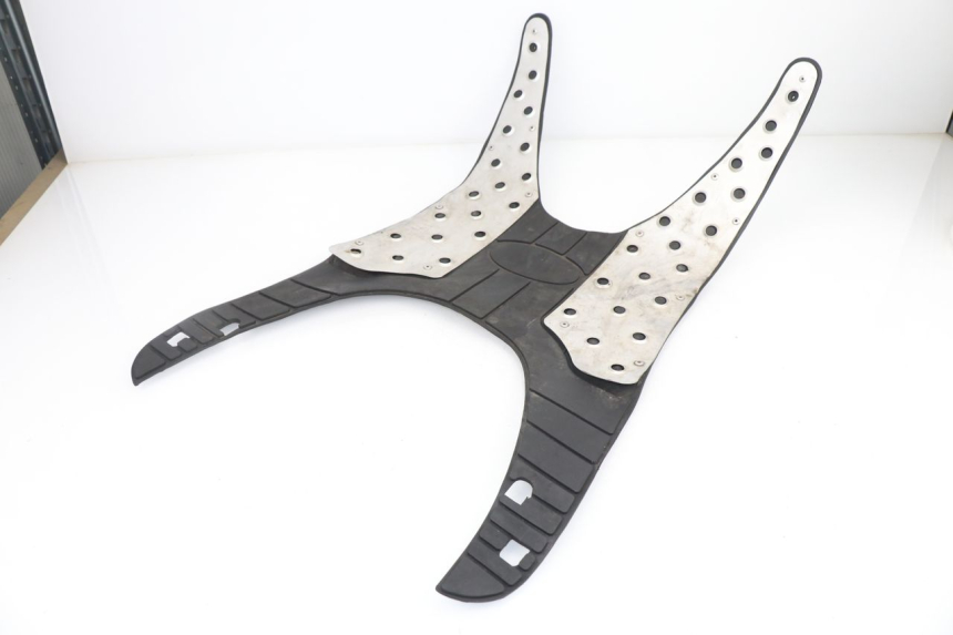 photo de TRITTBRETT VERKLEIDUNG GUMMI GINELLI LJ50QT 2T 50 (2009 - 2012) - Detailansicht des Bauteils