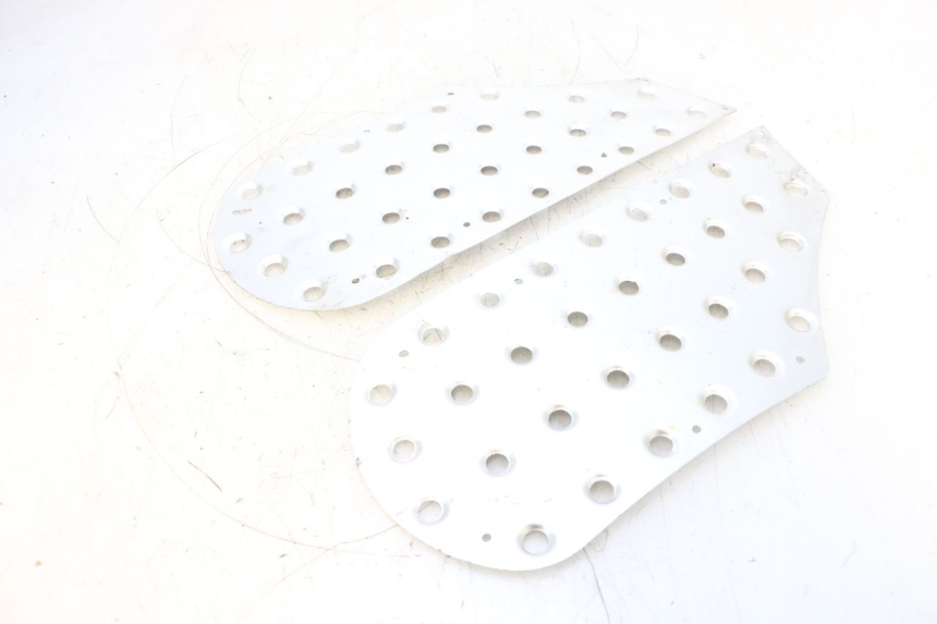 photo de TRITTBRETT VERKLEIDUNG GUMMI KEEWAY MATRIX RX9 125 (2006 - 2007) - Detailansicht des Bauteils