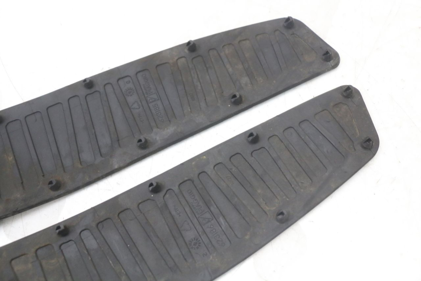 photo de TRITTBRETT VERKLEIDUNG GUMMI PIAGGIO MP3 HPE 350 (2018 - 2020) - Geprüftes Gebrauchtteil