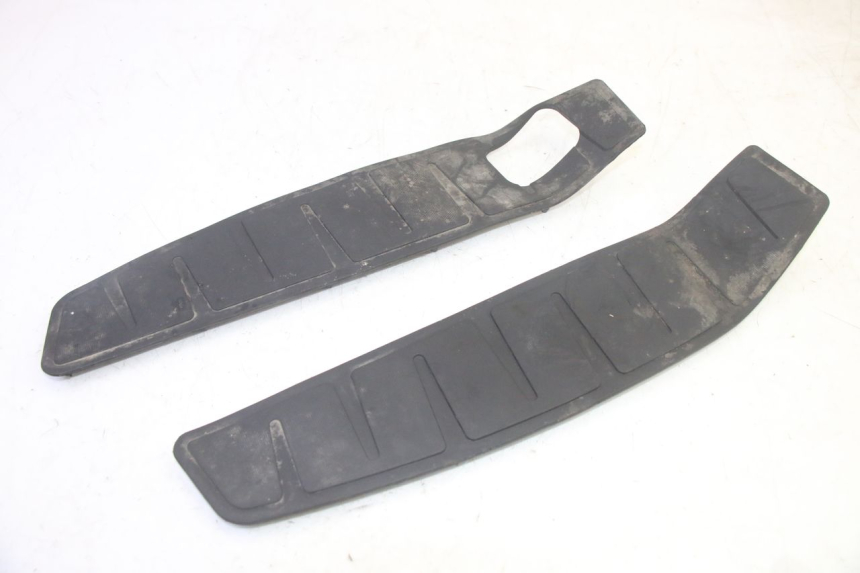 photo de TRITTBRETT VERKLEIDUNG GUMMI PIAGGIO MP3 HPE 350 (2018 - 2020) - Hauptansicht