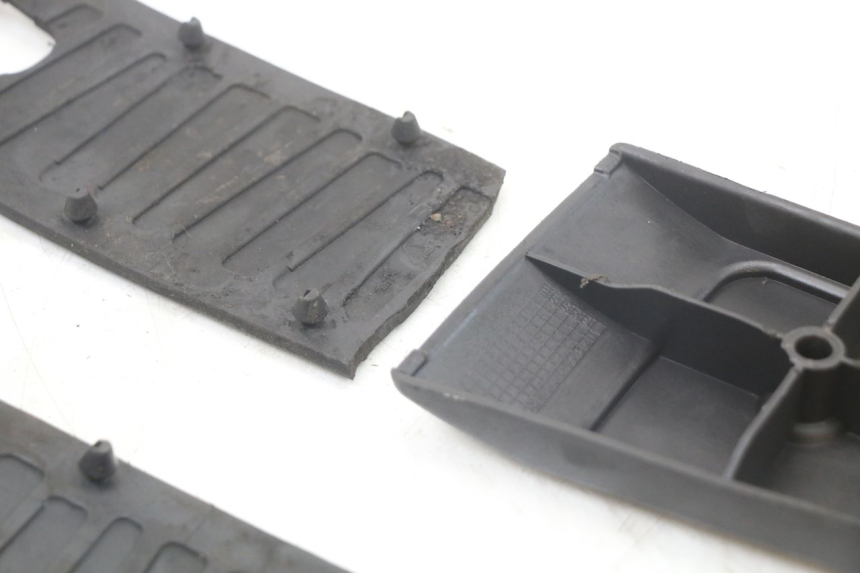 photo de FUßRAUMMATTE PIAGGIO MP3 LT 400 (2007 - 2012) - Detailansicht des Bauteils