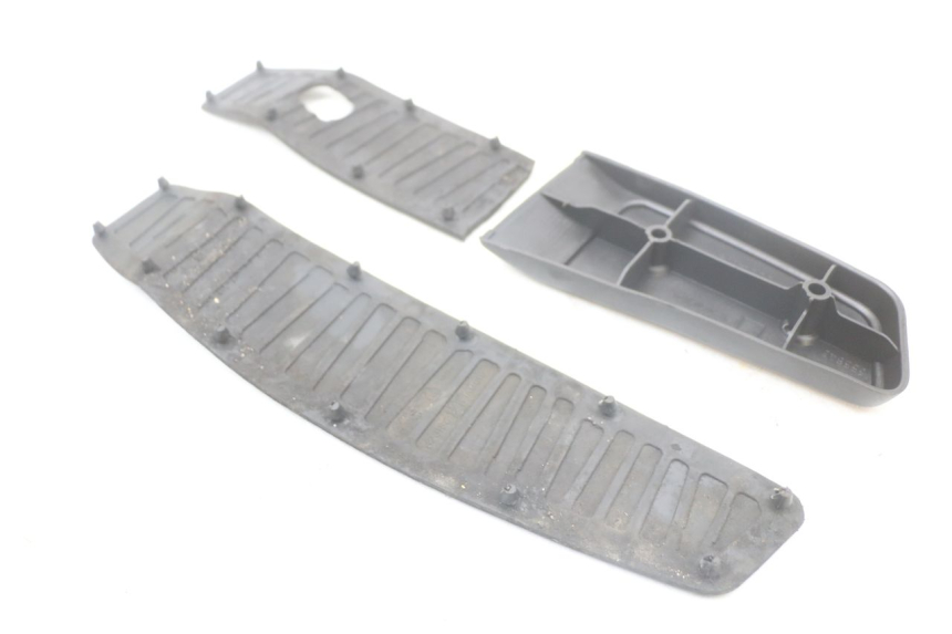 photo de FUßRAUMMATTE PIAGGIO MP3 LT 400 (2007 - 2012) - Zoom auf Gebrauchszustand