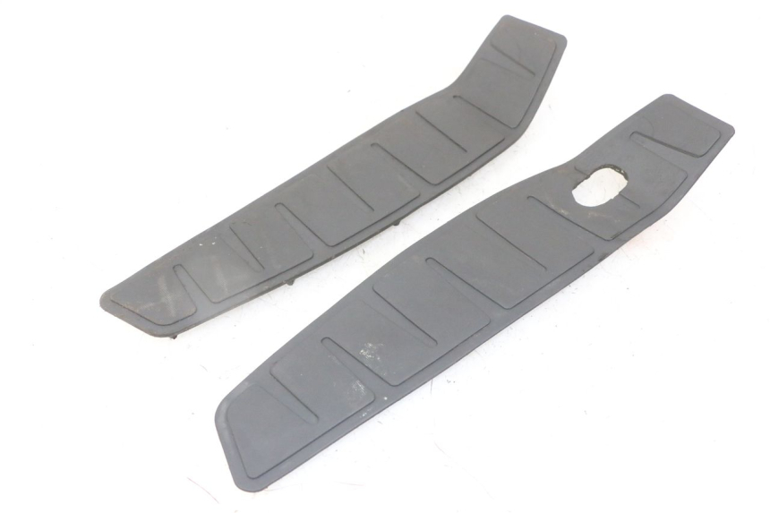 photo de TRITTBRETT VERKLEIDUNG GUMMI PIAGGIO MP3 LT 300 (2010 - 2016) - Hauptansicht