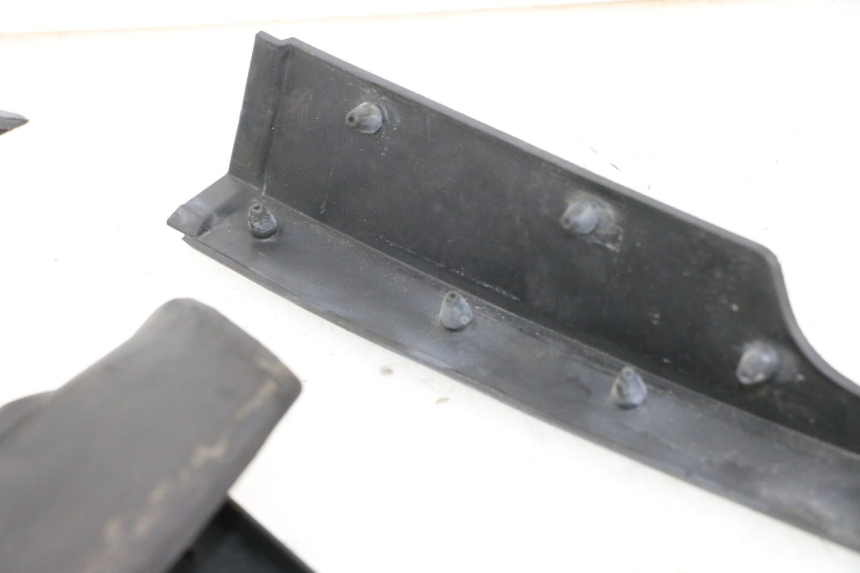 photo de TRITTBRETT VERKLEIDUNG GUMMI YAMAHA NEO'S CORE 1 (2022 - 2026) - Ergänzendes Produktfoto