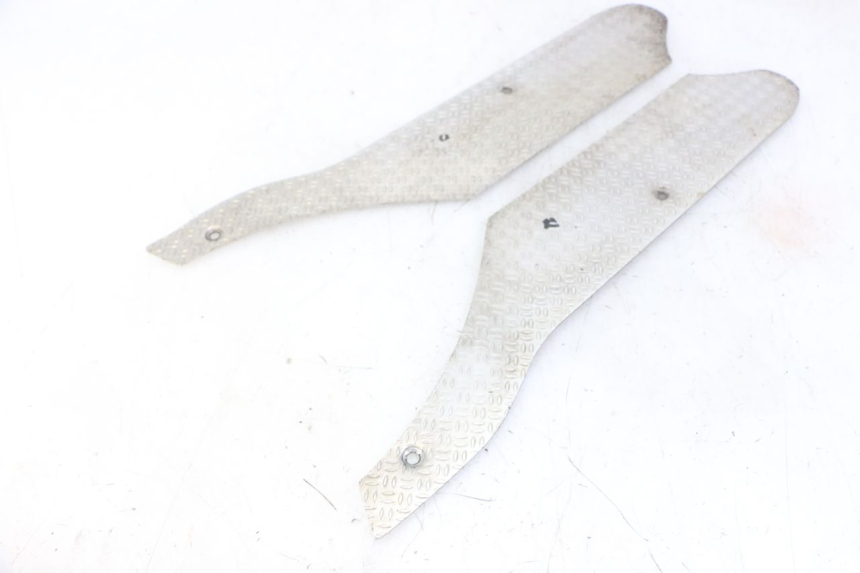 photo de TRITTBRETT VERKLEIDUNG GUMMI PIAGGIO NRG POWER PUREJET 50 (2018 - 2021) - Hauptansicht