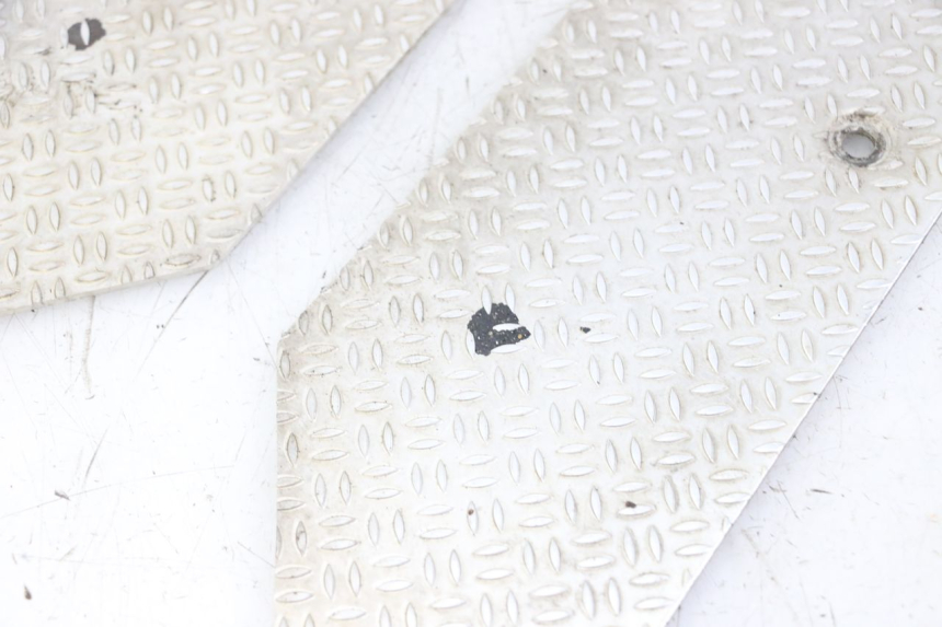 photo de TRITTBRETT VERKLEIDUNG GUMMI PIAGGIO NRG POWER PUREJET 50 (2018 - 2021) - Alternative Perspektive