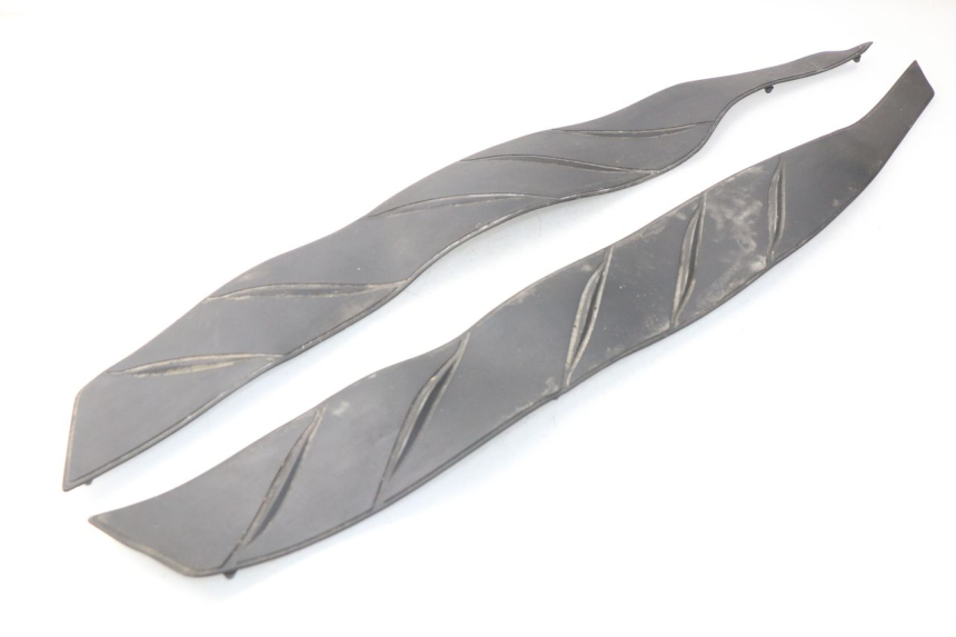 photo de TRITTBRETT VERKLEIDUNG GUMMI HONDA NSS EX FORZA 250 (2005 - 2013) - Hauptansicht