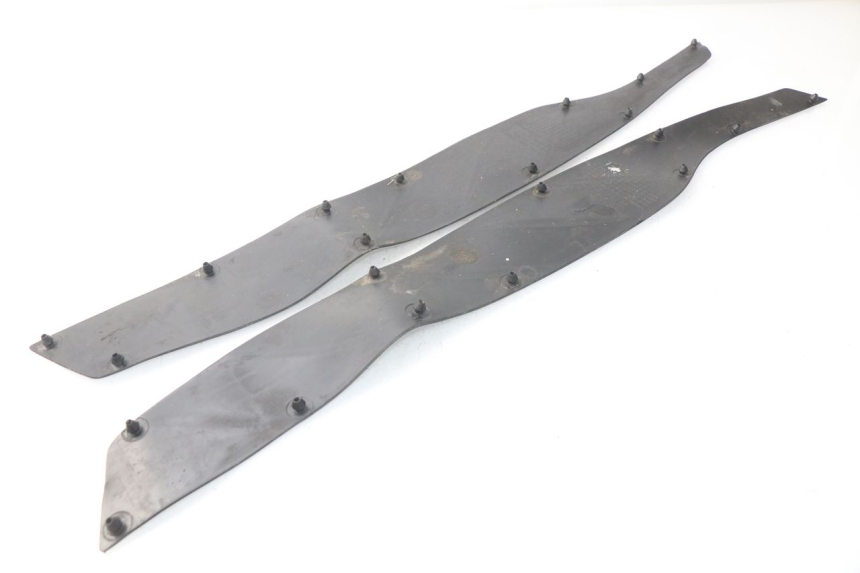 photo de TRITTBRETT VERKLEIDUNG GUMMI HONDA NSS EX FORZA 250 (2005 - 2013) - Detailansicht des Bauteils