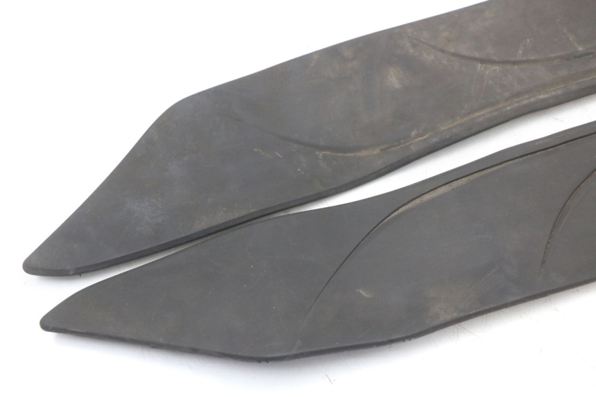 photo de TRITTBRETT VERKLEIDUNG GUMMI HONDA PCX (JF28) 125 (2009 - 2011) - Detailansicht des Bauteils