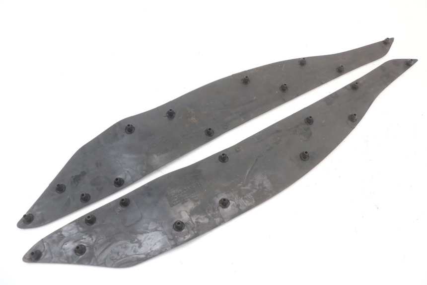 photo de TRITTBRETT VERKLEIDUNG GUMMI HONDA PCX (JF28) 125 (2009 - 2011) - Technische Nahaufnahme