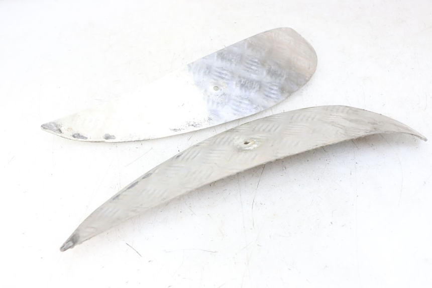 photo de TRITTBRETT VERKLEIDUNG GUMMI PEUGEOT ELYSTAR 50 (2002 - 2014) - Zoom auf Gebrauchszustand