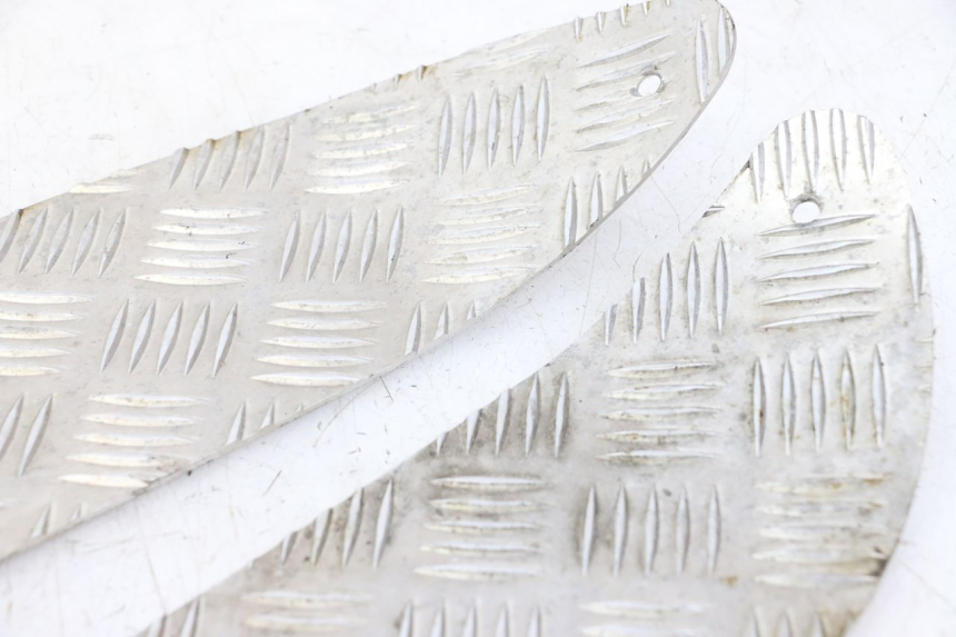 photo de TRITTBRETT VERKLEIDUNG GUMMI PEUGEOT ELYSTAR 50 (2002 - 2014) - Technische Nahaufnahme