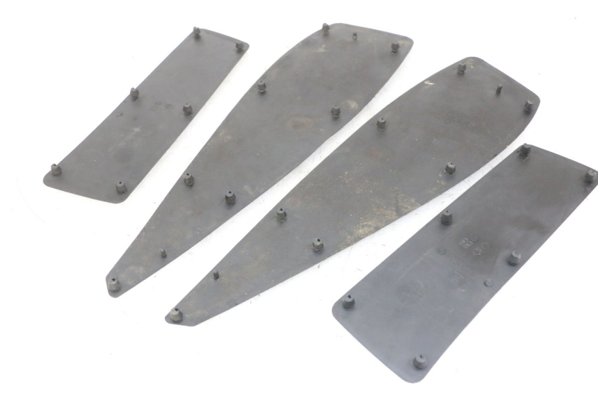 photo de TRITTBRETT VERKLEIDUNG GUMMI PEUGEOT SATELIS 125 (2013 - 2018) - Alternative Perspektive