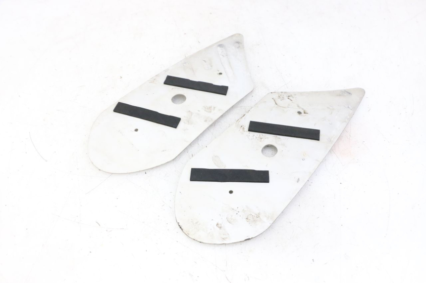 photo de TRITTBRETT VERKLEIDUNG GUMMI PEUGEOT STREETZONE I 2T 50 (2018 - 2020) - Zoom auf Gebrauchszustand