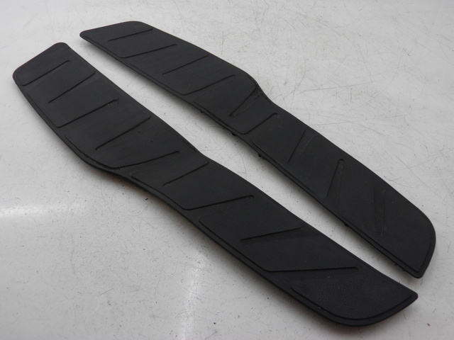 photo de TRITTBRETT VERKLEIDUNG GUMMI PIAGGIO XEVO - X EVO 125 (2007 - 2017) - Hauptansicht