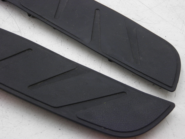 photo de TRITTBRETT VERKLEIDUNG GUMMI PIAGGIO XEVO - X EVO 125 (2007 - 2017) - Zoom auf Gebrauchszustand