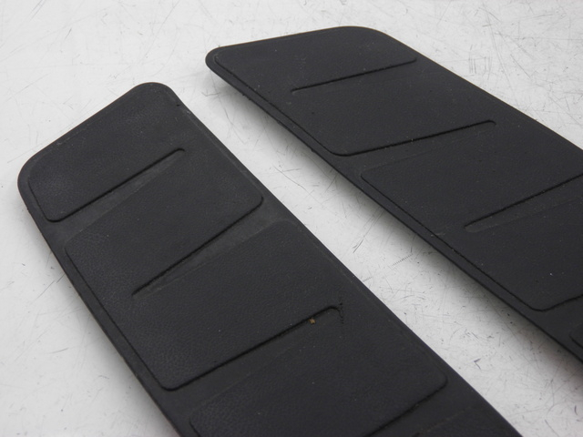 photo de TRITTBRETT VERKLEIDUNG GUMMI PIAGGIO XEVO - X EVO 125 (2007 - 2017) - Technische Nahaufnahme