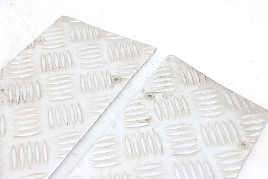 photo de TRITTBRETT VERKLEIDUNG GUMMI LIGIER PULSE 3 1 (2014 - 2020) - Oberflächenzustand und Material