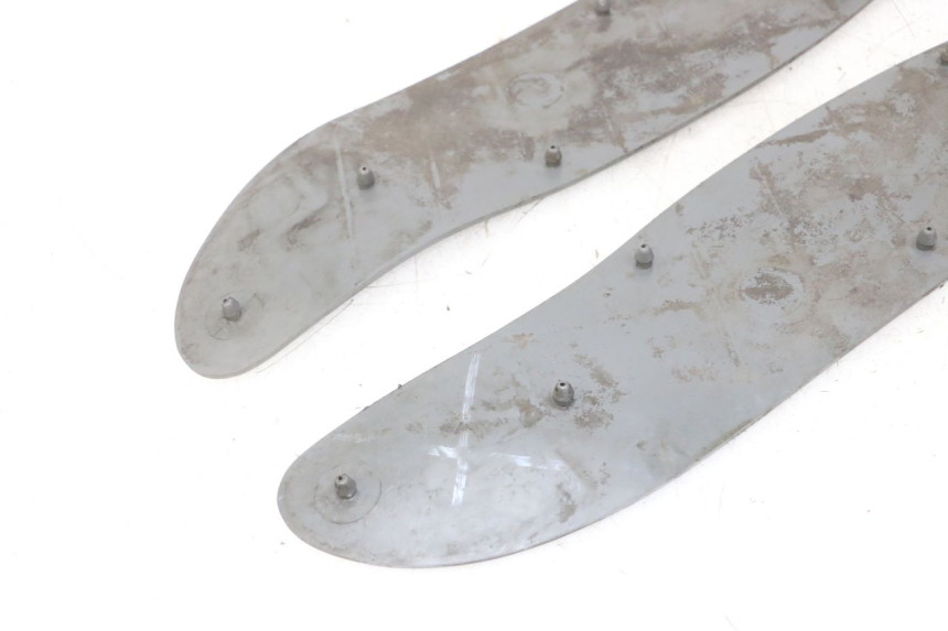 photo de TRITTBRETT VERKLEIDUNG GUMMI APRILIA RALLY AC 50 (1995 - 2004) - Detailansicht des Bauteils