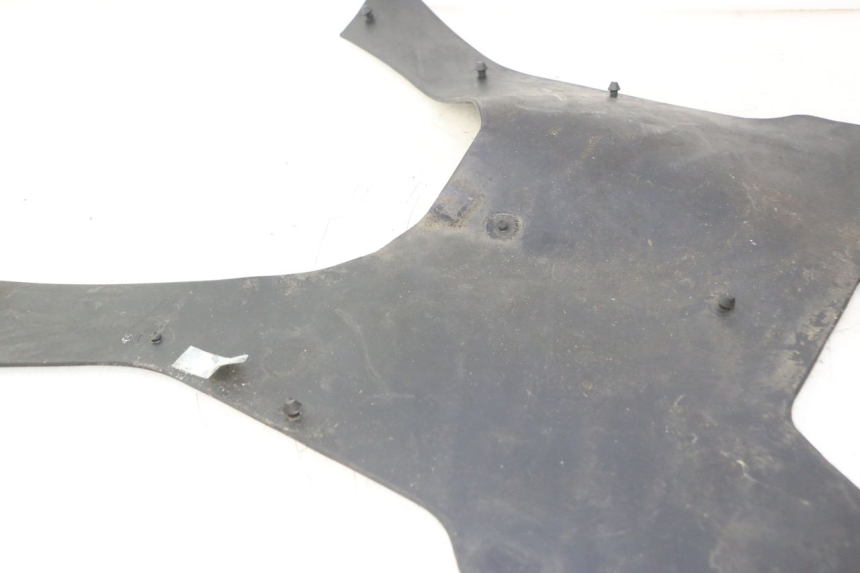 photo de TRITTBRETT VERKLEIDUNG GUMMI DAELIM S2 125 (2006 - 2007) - Detailansicht des Bauteils