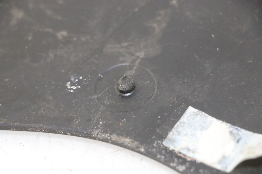 photo de TRITTBRETT VERKLEIDUNG GUMMI DAELIM S2 125 (2006 - 2007) - Technische Nahaufnahme