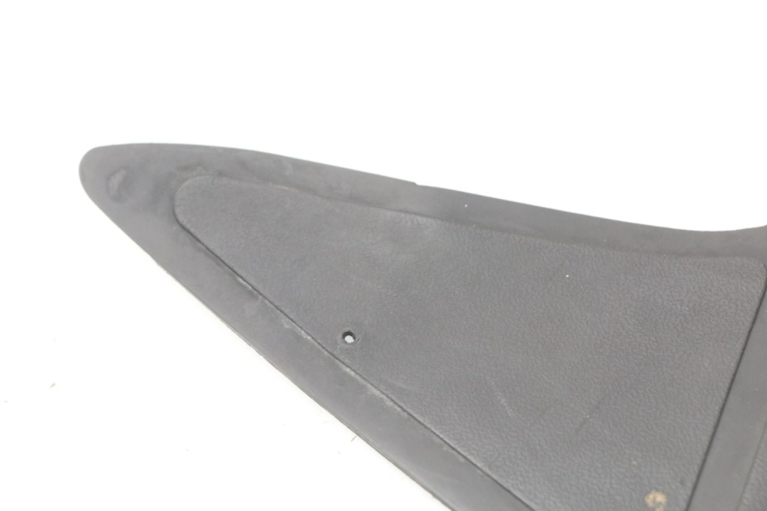 photo de TRITTBRETT VERKLEIDUNG GUMMI DAELIM S4 50 (2010 - 2015) - Zoom auf Gebrauchszustand