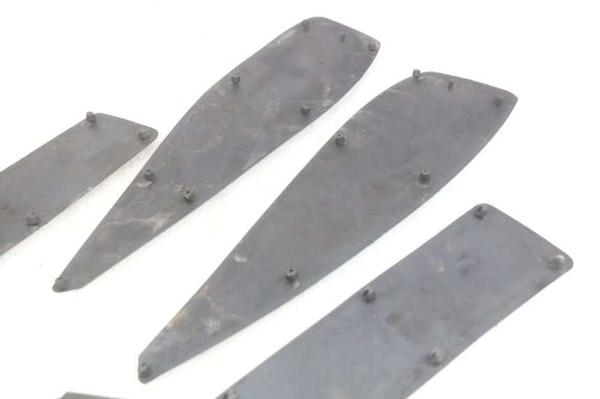 photo de FUßRAUMMATTE PEUGEOT SATELIS 125 (2006 - 2009) - Detailansicht des Bauteils