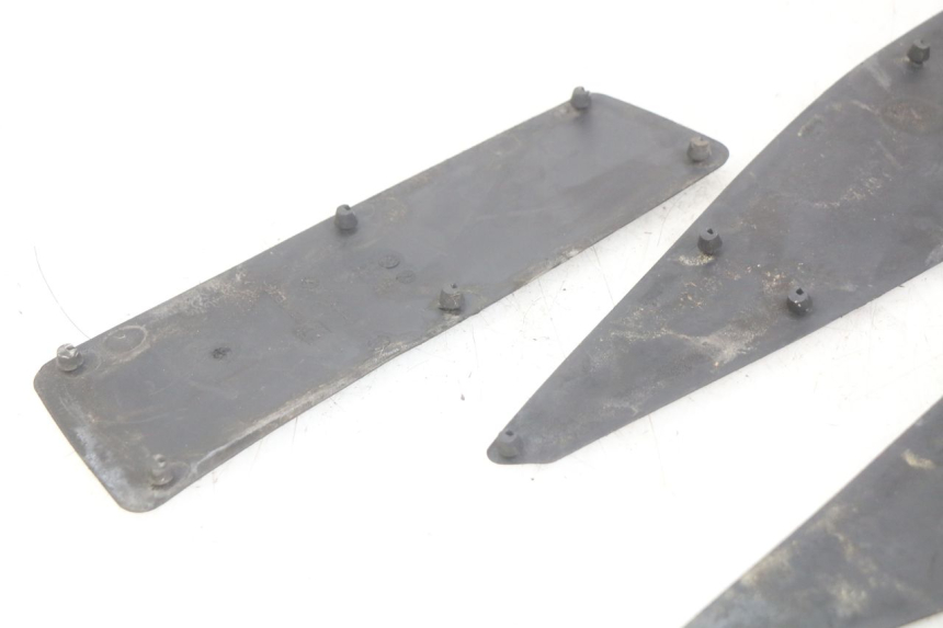 photo de FUßRAUMMATTE PEUGEOT SATELIS 125 (2006 - 2009) - Zoom auf Gebrauchszustand