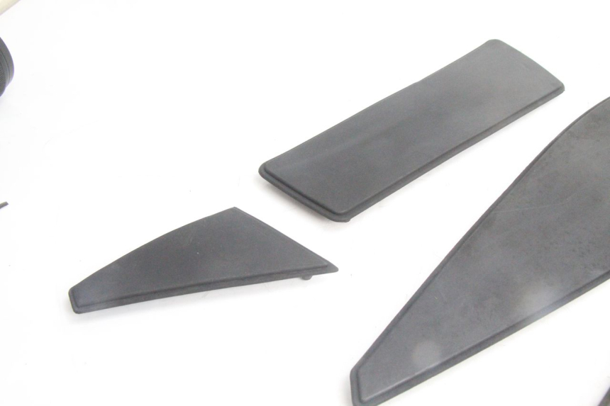 photo de FUßRAUMMATTE PEUGEOT SATELIS 125 (2006 - 2009) - Detailansicht des Bauteils
