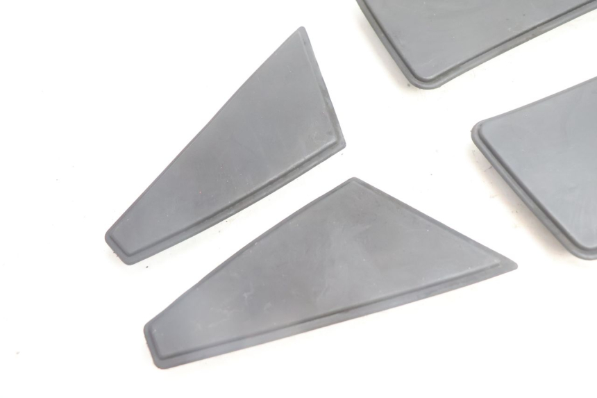 photo de FUßRAUMMATTE PEUGEOT SATELIS 125 (2006 - 2009) - Detailansicht des Bauteils