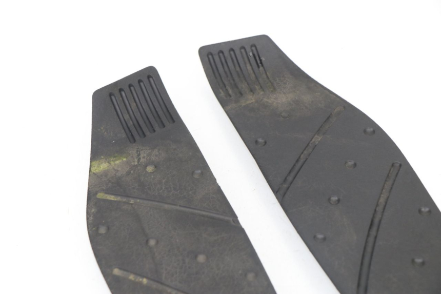 photo de TRITTBRETT VERKLEIDUNG GUMMI MBK SKYCRUISER 125 (2006 - 2009) - Zoom auf Gebrauchszustand