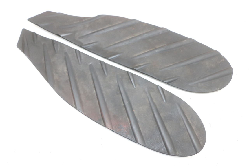 photo de TRITTBRETT VERKLEIDUNG GUMMI APRILIA SR CARB LC 2T 50 (2004 - 2012) - Detailansicht des Bauteils