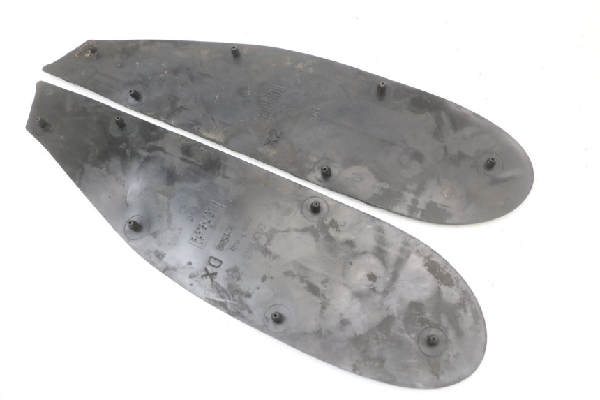 photo de TRITTBRETT VERKLEIDUNG GUMMI APRILIA SR CARB LC 2T 50 (2004 - 2012) - Alternative Perspektive