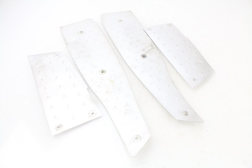 photo de TRITTBRETT VERKLEIDUNG GUMMI RAZZO STEED 125 (2012 - 2018) - Hauptansicht