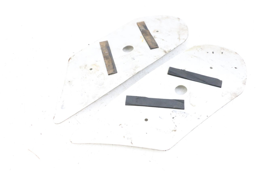 photo de TRITTBRETT VERKLEIDUNG GUMMI PEUGEOT STREETZONE 2T 50 (2014 - 2019) - Detailansicht des Bauteils