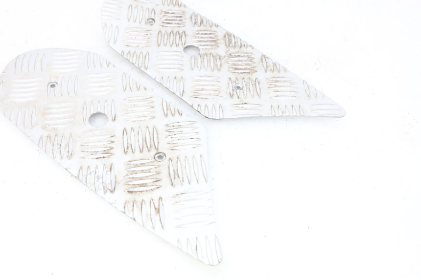 photo de FUßRAUMMATTE PEUGEOT STREETZONE 4T 50 (2018 - 2023) - Zoom auf Gebrauchszustand