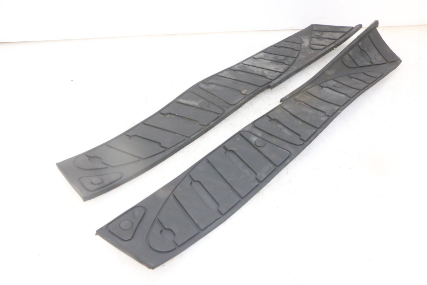 photo de TRITTBRETT VERKLEIDUNG GUMMI PIAGGIO SUPER LX 125 (2000 - 2003) - Hauptansicht