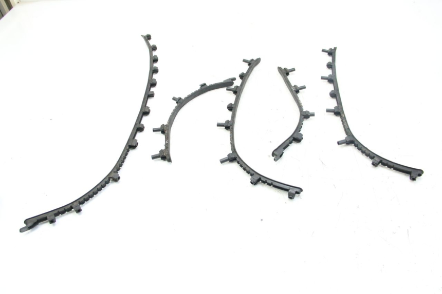 photo de FUßRAUMMATTE PIAGGIO VESPA GRANTURISMO 125 (2003 - 2007) - Detailansicht des Bauteils