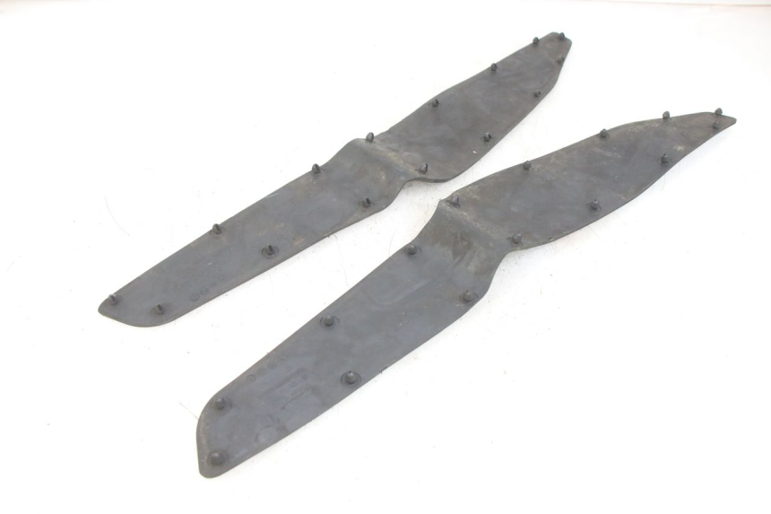 photo de TRITTBRETT VERKLEIDUNG GUMMI KYMCO X-CITING XCITING 400 (2014 - 2018) - Detailansicht des Bauteils